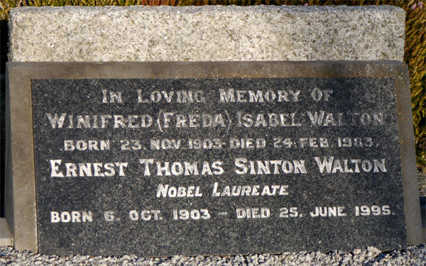 Headstone of Winifred Isabel Walton (n&eacute;e Wilson) 1903 - 1983