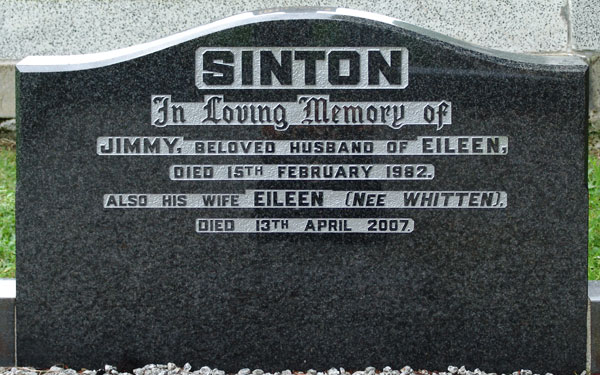 Headstone of Eileen Sinton (n&eacute;e Whitten) 1912 - 2007